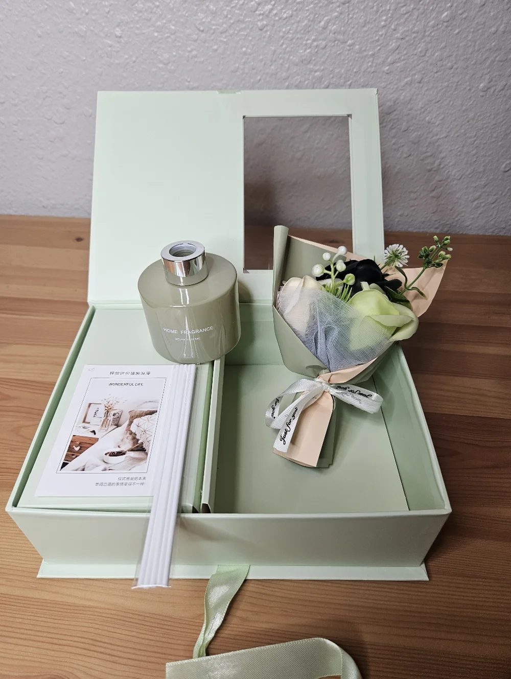 Luxury Gift Box with Reed Diffuser & Soap Flower Bouquet – Lily Of The Valley